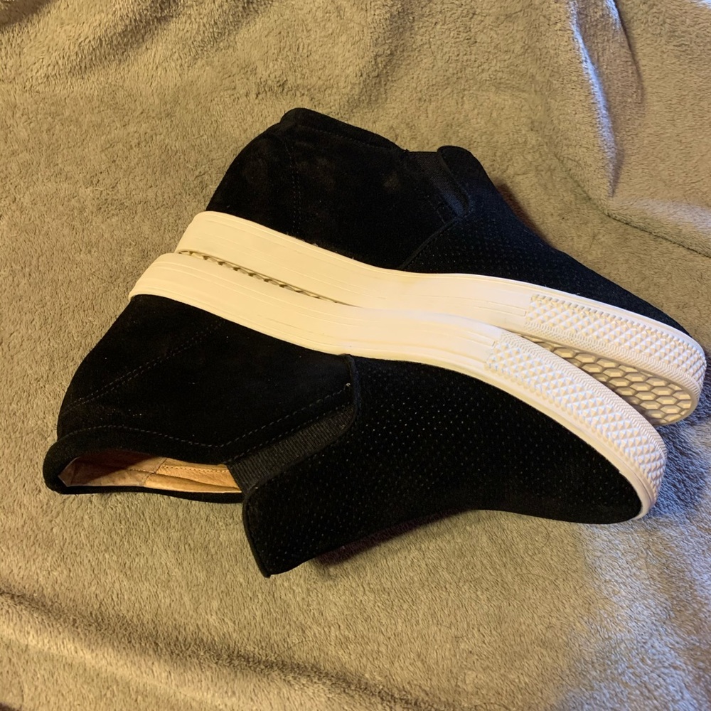 Caslon Allie Wedge